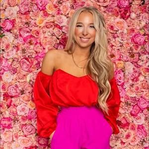 Meet your Posher, Danielle